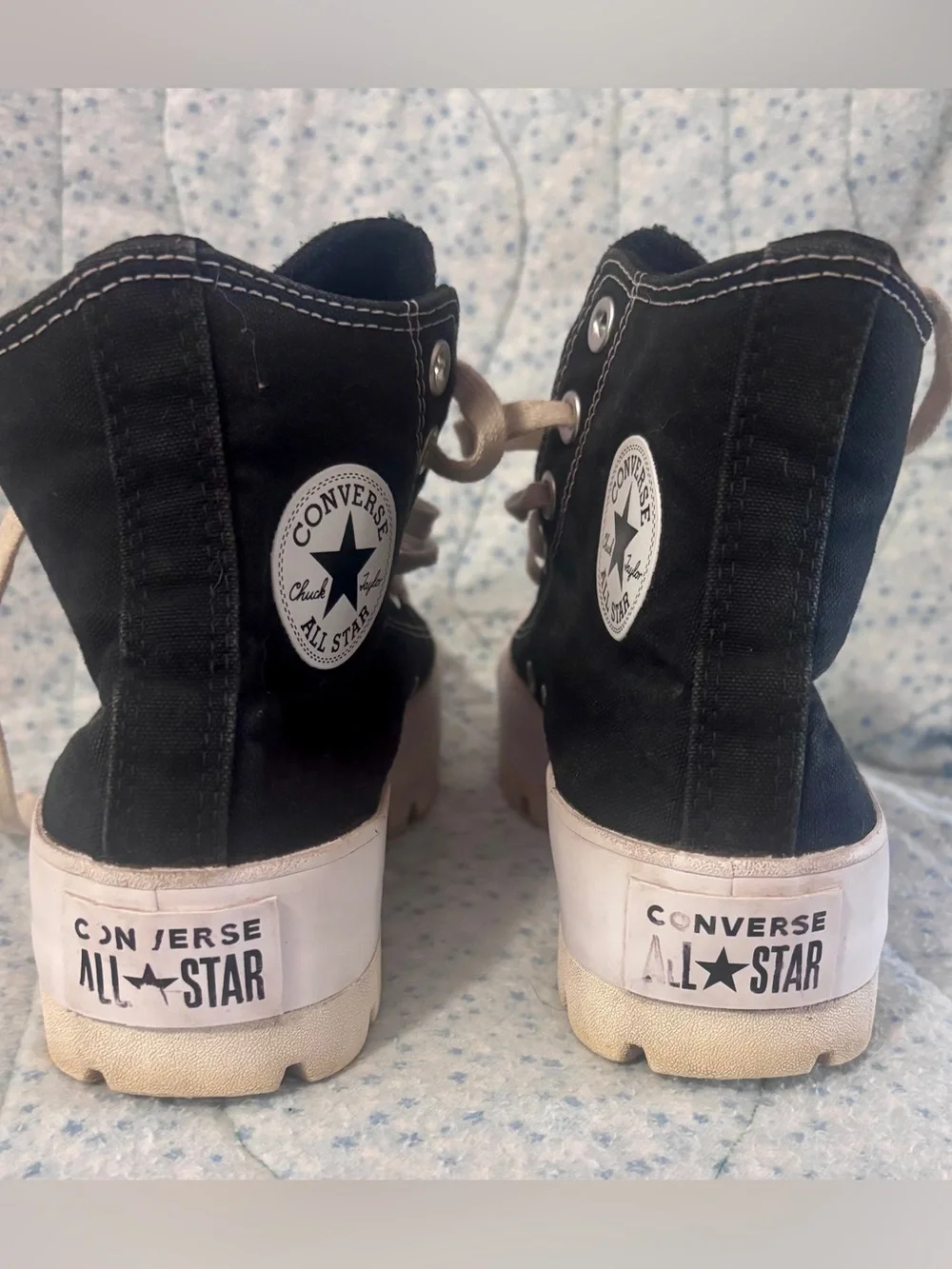 Converse All Star Chuck Taylor High-Top Canvas Sneakers Black and White size 6